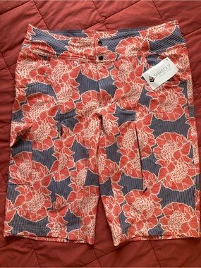 Shredly MTB Long shorts in Nicole print. Size 12.